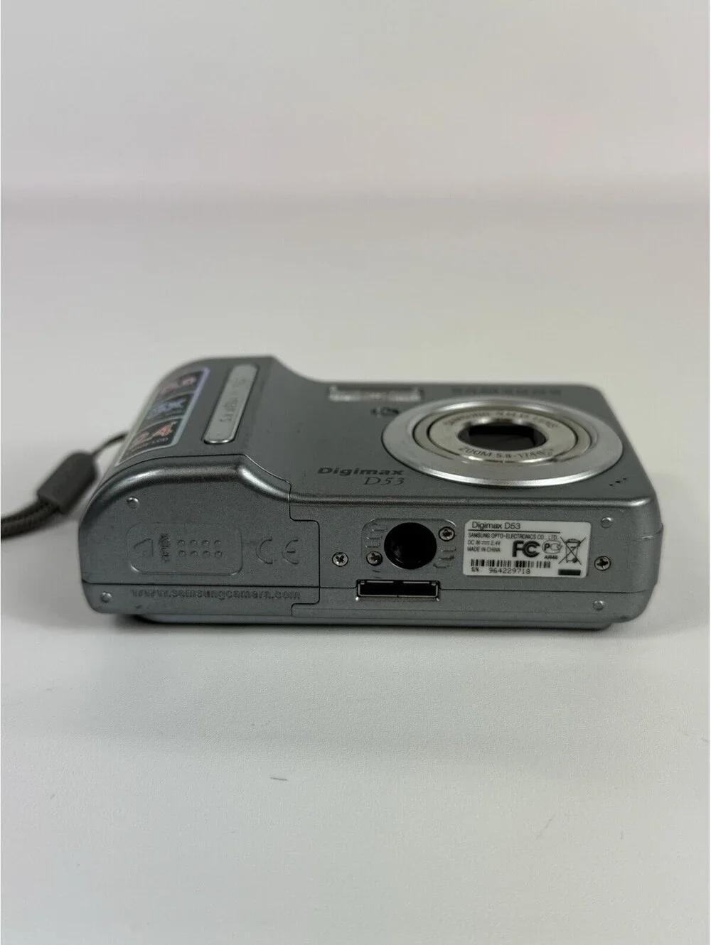 Samsung Digimax D53 5.0 Megapixels Digital Camera Parts Or Repair Only